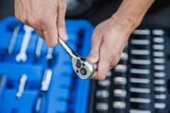 Kobalt Mechanics Tool Sets 138-Piece Standard (SAE) and Metric Combination Polished Chrome Mechanics Tool Set (1/4-in; 3/8-in) -SEO title and description design 16501583 scaled