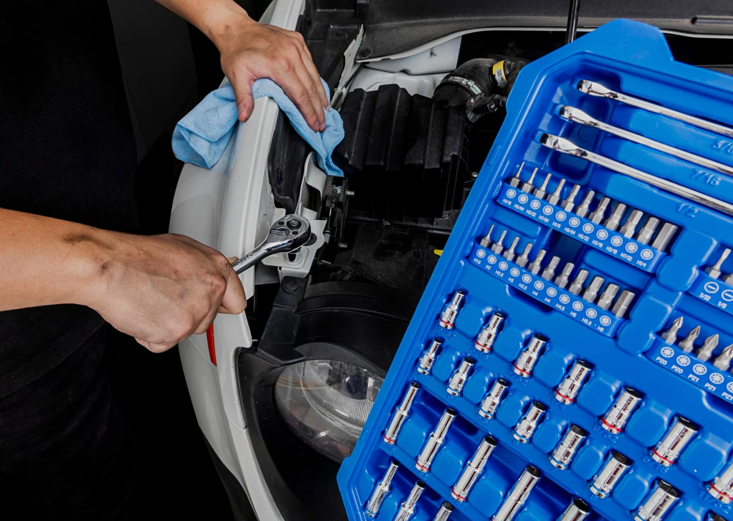 Kobalt Mechanics Tool Sets 309-Piece Standard (SAE) and Metric Combination Polished Chrome Mechanics Tool Set (1/4-in; 3/8-in) 11 Kobalt Mechanics Tool Sets 309-Piece Standard (SAE) and Metric Combination Polished Chrome Mechanics Tool Set (1/4-in; 3/8-in) - Image 11