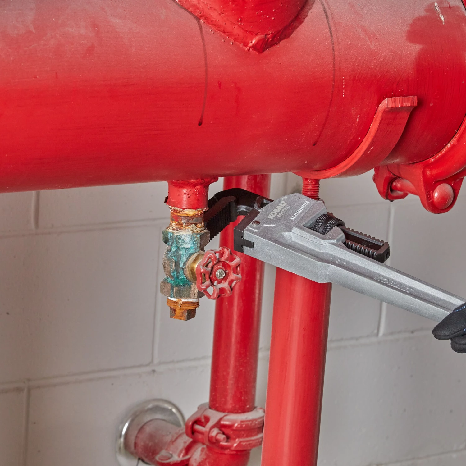 Kobalt Pipe Wrenches 18-in Aluminum Pipe Wrench 3 Kobalt Pipe Wrenches 18-in Aluminum Pipe Wrench - Image 3