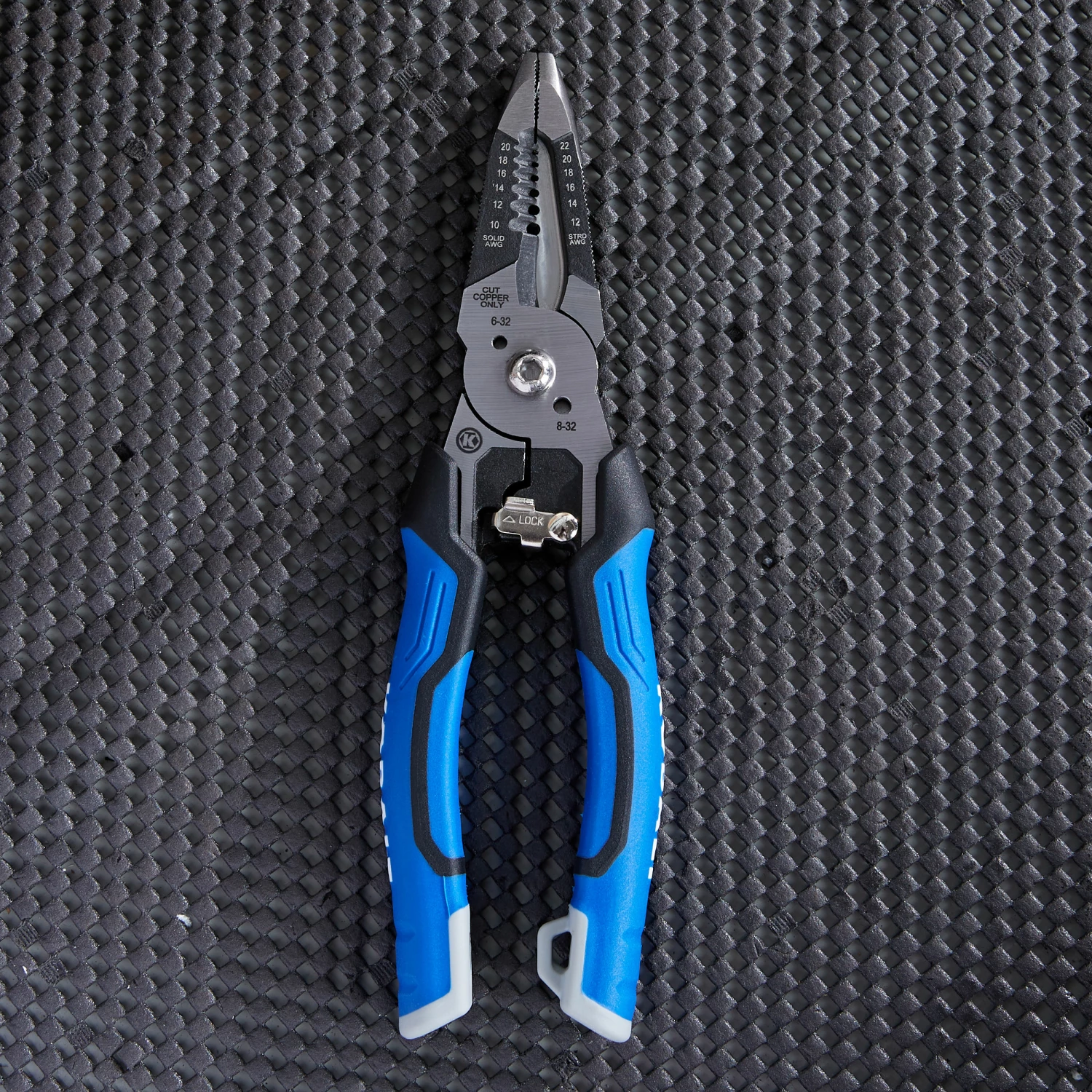 Kobalt 9.3-in Electrical Long Nose Pliers with Wire Cutter 4 Kobalt 9.3-in Electrical Long Nose Pliers with Wire Cutter - Image 4