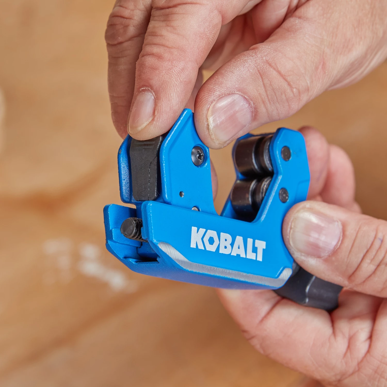 Kobalt Pipe Cutters 1-1/8-in Copper Tube Cutter 4 Kobalt Pipe Cutters 1-1/8-in Copper Tube Cutter - Image 4
